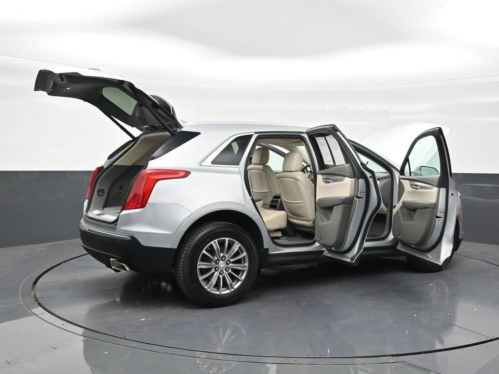 Used 2017 Cadillac XT5 Luxury w/ Driver Awareness Package FWD image 28