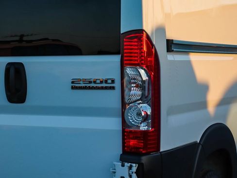 Used 2025 RAM ProMaster 2500 w/ U-Haul Equipment Group FWD image 10
