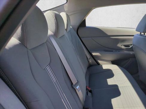 Used 2023 Hyundai Elantra SEL image 17