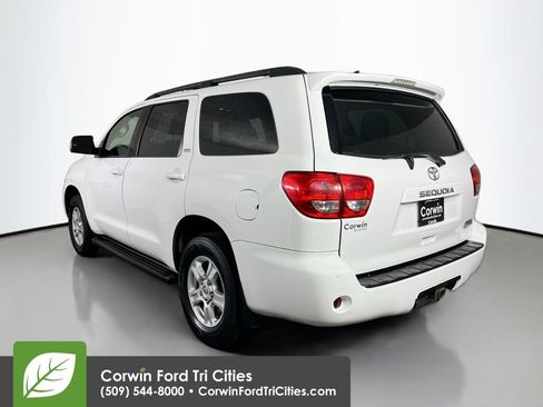 Used 2017 Toyota Sequoia SR5 AWD/4WD image 11