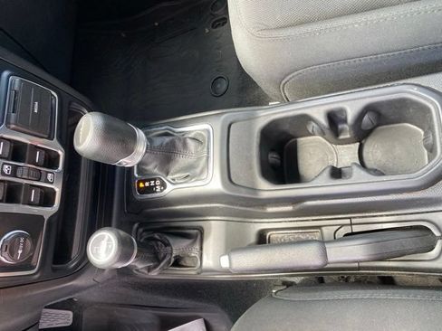 Used 2023 Jeep Gladiator Sport AWD/4WD image 29