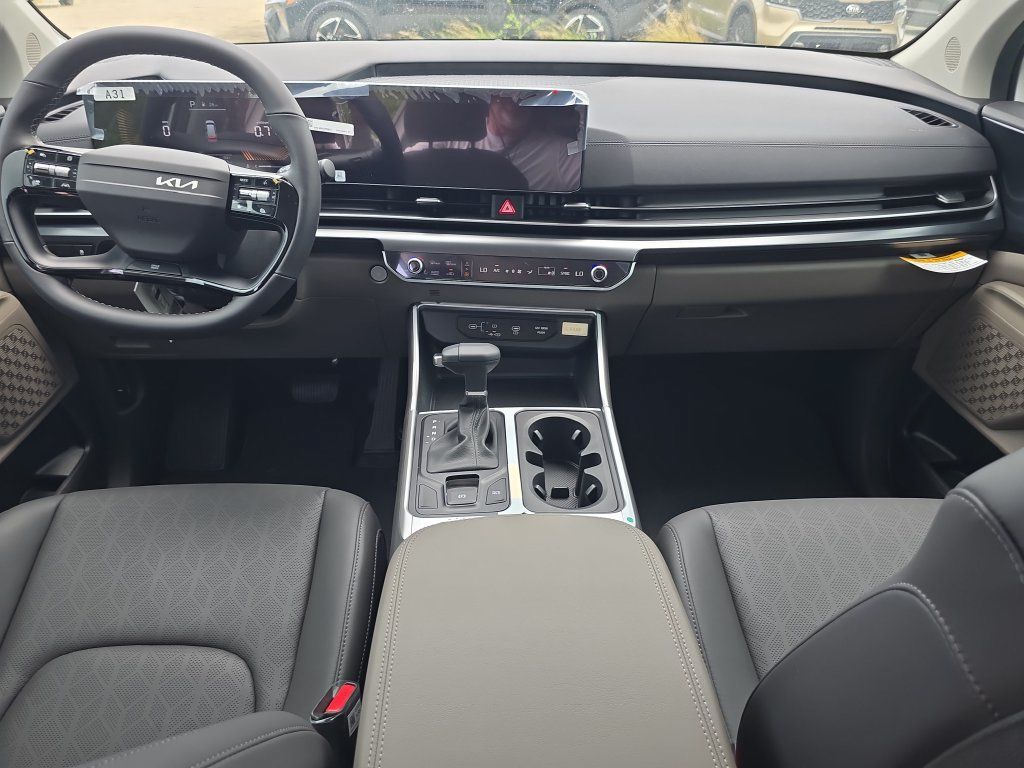 New 2027 Kia Carnival FWD image 12