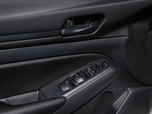 Certified 2025 Nissan Altima 2.5 S FWD image 12