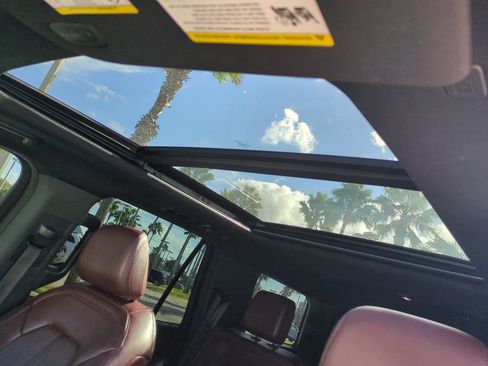 Used 2022 Ford Expedition Limited image 19