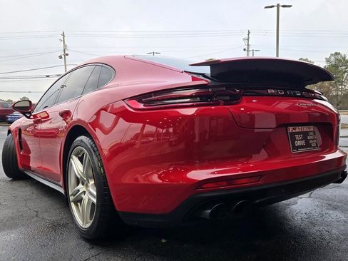 Used 2020 Porsche Panamera image 5