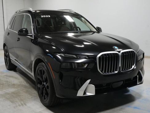 Used 2023 BMW X7 xDrive40i w/ Premium Package image 17