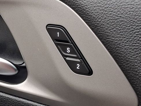 Used 2025 Chrysler Pacifica Select image 28