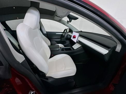 Used 2024 Tesla Model Y Long Range image 33