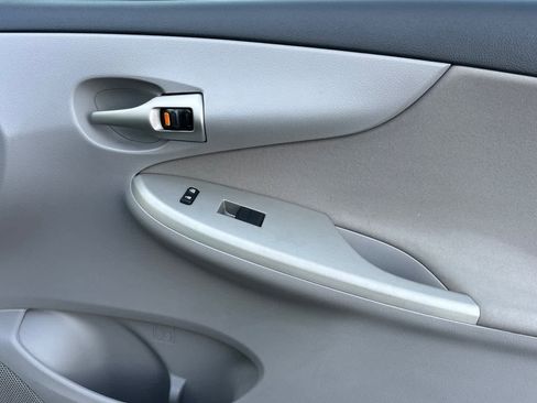 Used 2011 Toyota Corolla LE w/ Premium Pkg image 17