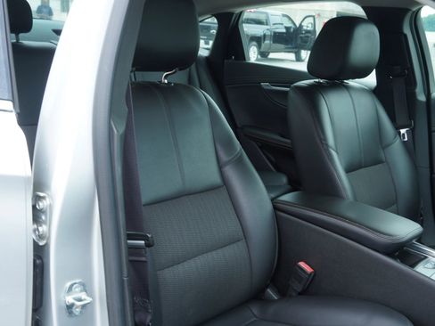 Used 2016 Chevrolet Impala LT image 7