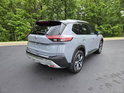 Used 2023 Nissan Rogue Platinum w/ Platinum Premium Package AWD/4WD image 3