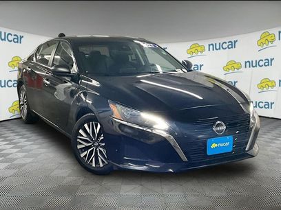 Used 2025 Nissan Altima 2.5 SV