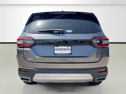 Used 2024 Honda Pilot Elite image 6