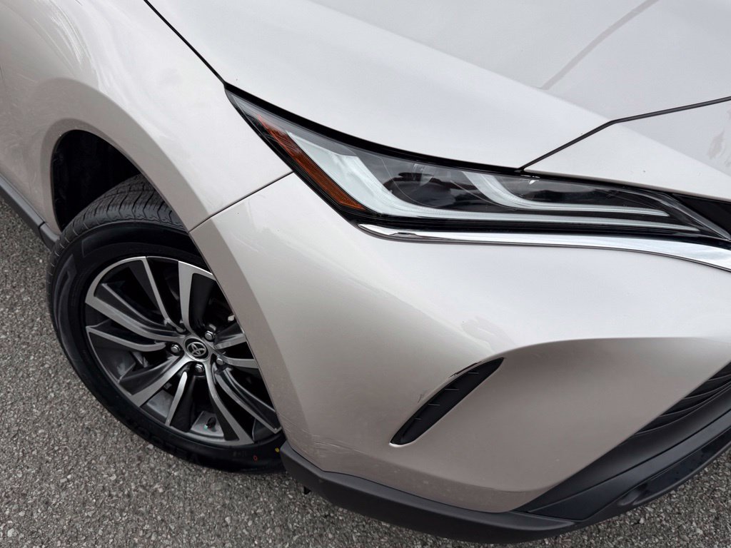Certified 2023 Toyota Venza LE AWD/4WD image 2