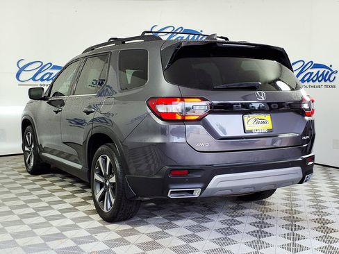 Used 2023 Honda Pilot Elite image 2