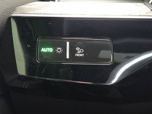 Used 2022 Audi e-tron Premium Plus w/ Premium Plus Package image 23