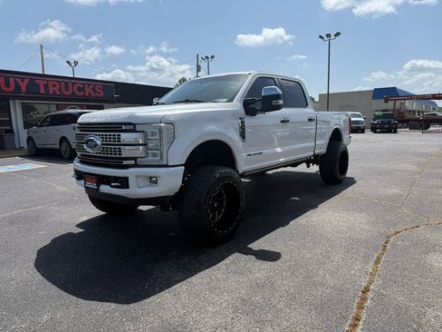 Used 2018 Ford F250 Platinum w/ Platinum Ultimate Package AWD/4WD image 3