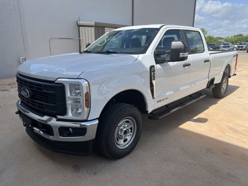 New 2025 Ford F250 XL w/ XL Chrome Package image 3