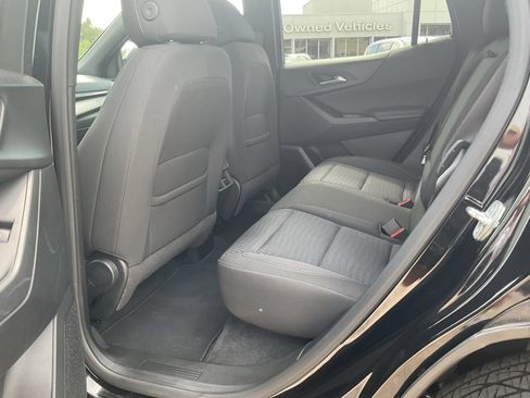 Used 2025 Chevrolet Equinox LT FWD image 9