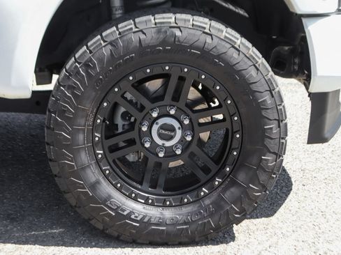 Used 2022 Ford F250 Lariat w/ Black Appearance Package AWD/4WD image 41