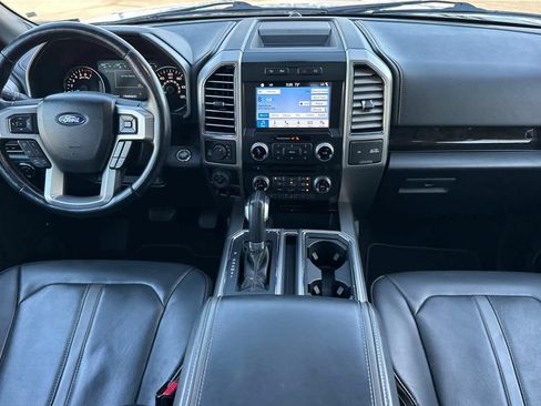 Used 2017 Ford F150 Platinum w/ Equipment Group 701A Luxury AWD/4WD image 3