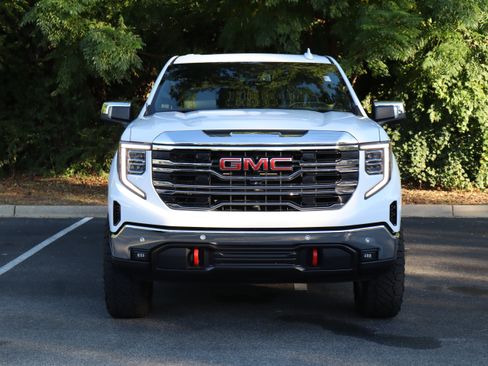 Used 2025 GMC Sierra 1500 SLT w/ SLT Premium Plus Package AWD/4WD image 3