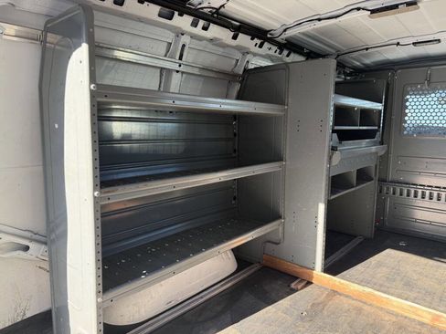 Used 2015 Chevrolet Express 2500 image 14