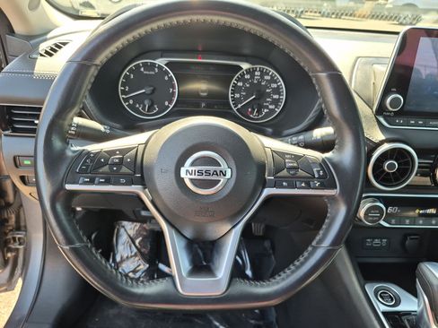 Used 2021 Nissan Sentra SV FWD image 14