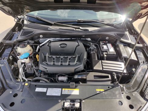 Used 2021 Volkswagen Passat 2.0T SE w/ Luggage Net & Mats Package image 15