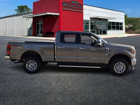 Used 2021 Ford F250 Lariat w/ Chrome Package image 6