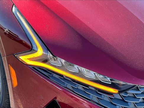 Used 2023 Kia K5 LXS image 32