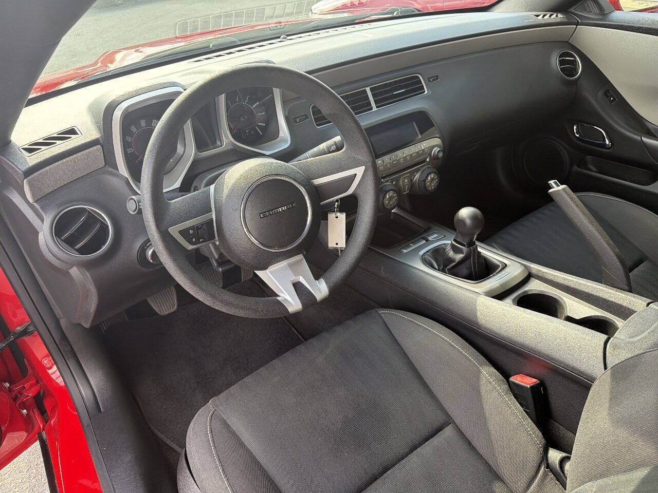 Used 2011 Chevrolet Camaro LS RWD image 23