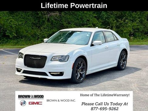 Used 2023 Chrysler 300 Touring L RWD image 1