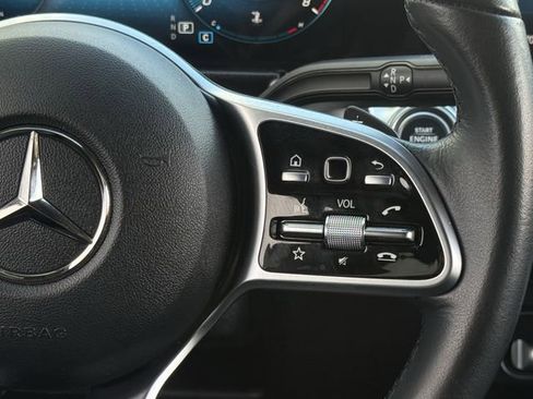 Used 2022 Mercedes-Benz GLB 250 image 13