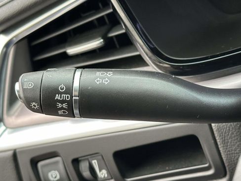 Used 2017 Cadillac XT5 Luxury w/ Driver Awareness Package image 20