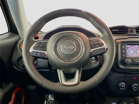 Used 2019 Jeep Renegade Sport image 17