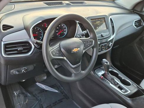 Used 2019 Chevrolet Equinox LS w/ LS Convenience Package FWD image 10