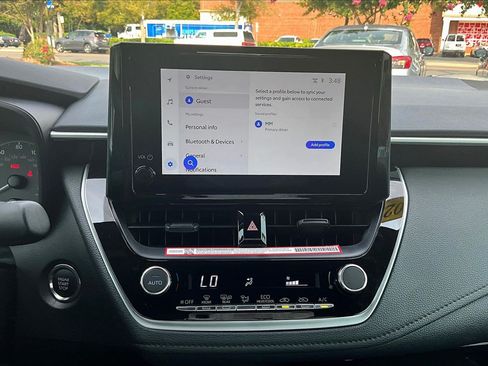 Used 2025 Toyota Corolla SE FWD image 23