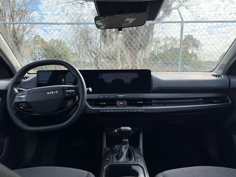 Used 2025 Kia K4 LXS FWD image 32