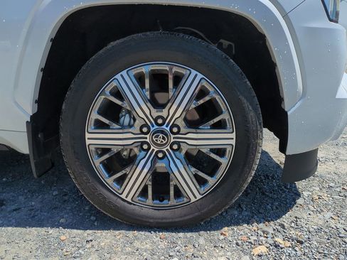 Used 2025 Toyota Sequoia 4WD image 14