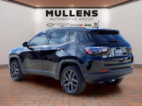 New 2026 Jeep Compass Latitude image 7