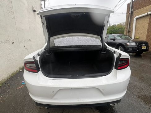 Used 2020 Dodge Charger SXT w/ Leather Interior Group RWD image 9