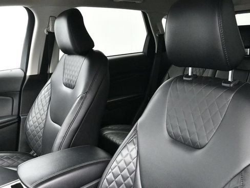 Used 2024 Ford Edge Titanium AWD/4WD image 10