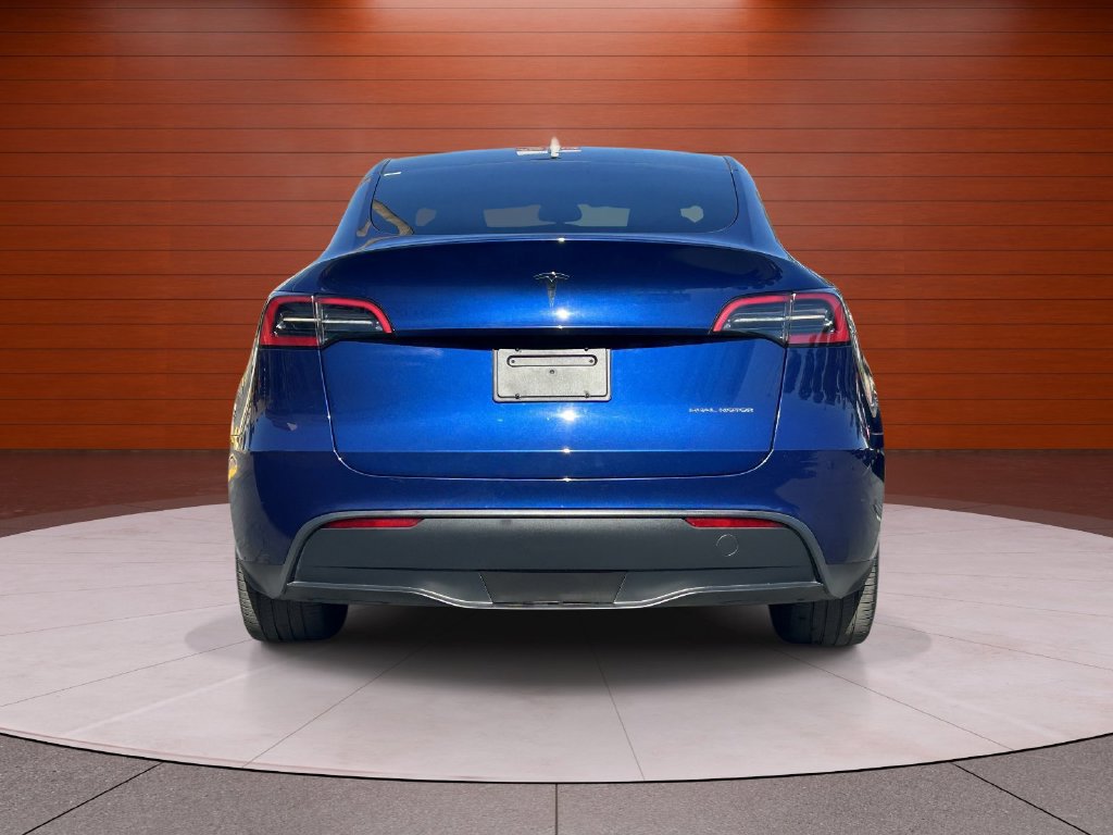 Used 2023 Tesla Model Y AWD image 3