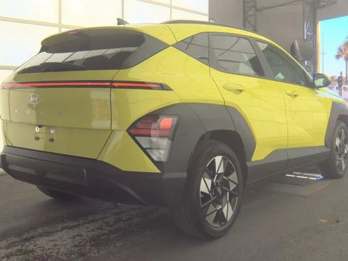 Used 2025 Hyundai Kona SEL FWD image 3