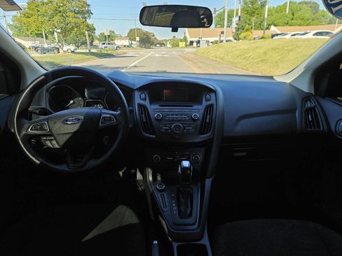 Used 2016 Ford Focus SE FWD image 14