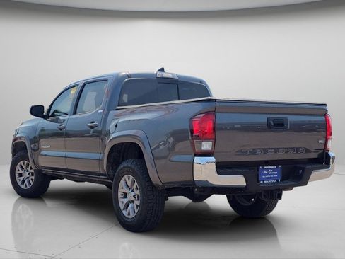 Used 2018 Toyota Tacoma SR5 RWD image 20