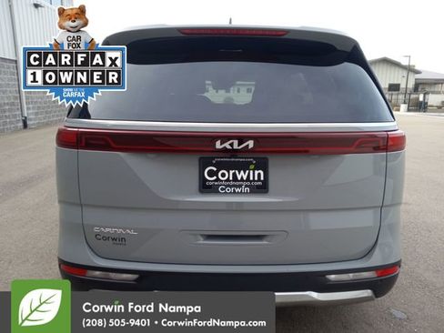 Used 2024 Kia Carnival SX Prestige image 4