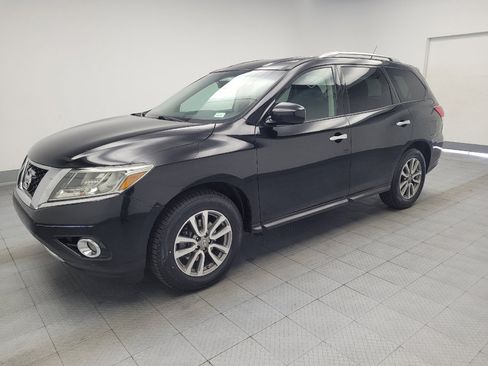 Used 2016 Nissan Pathfinder SV AWD/4WD image 2