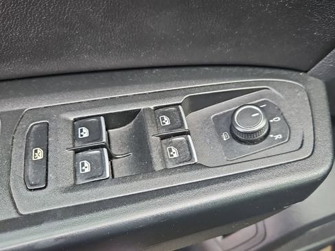 Used 2018 Volkswagen Atlas SE AWD/4WD image 17